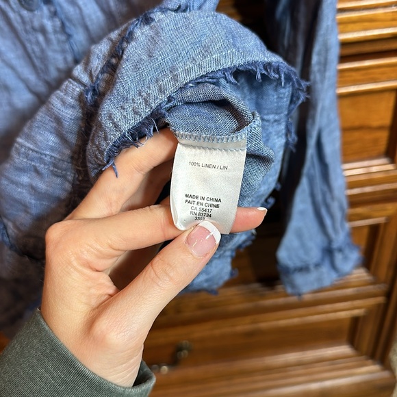 Carre Noir Linen Button Front Shirt - Picture 5 of 7